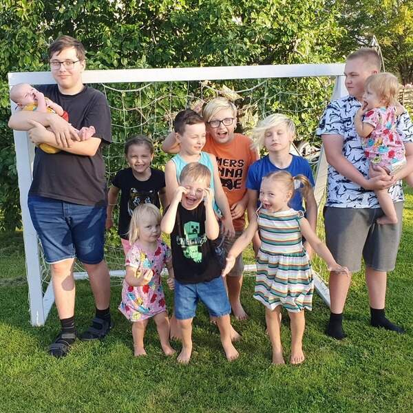 11 children of Annika Pettersson
